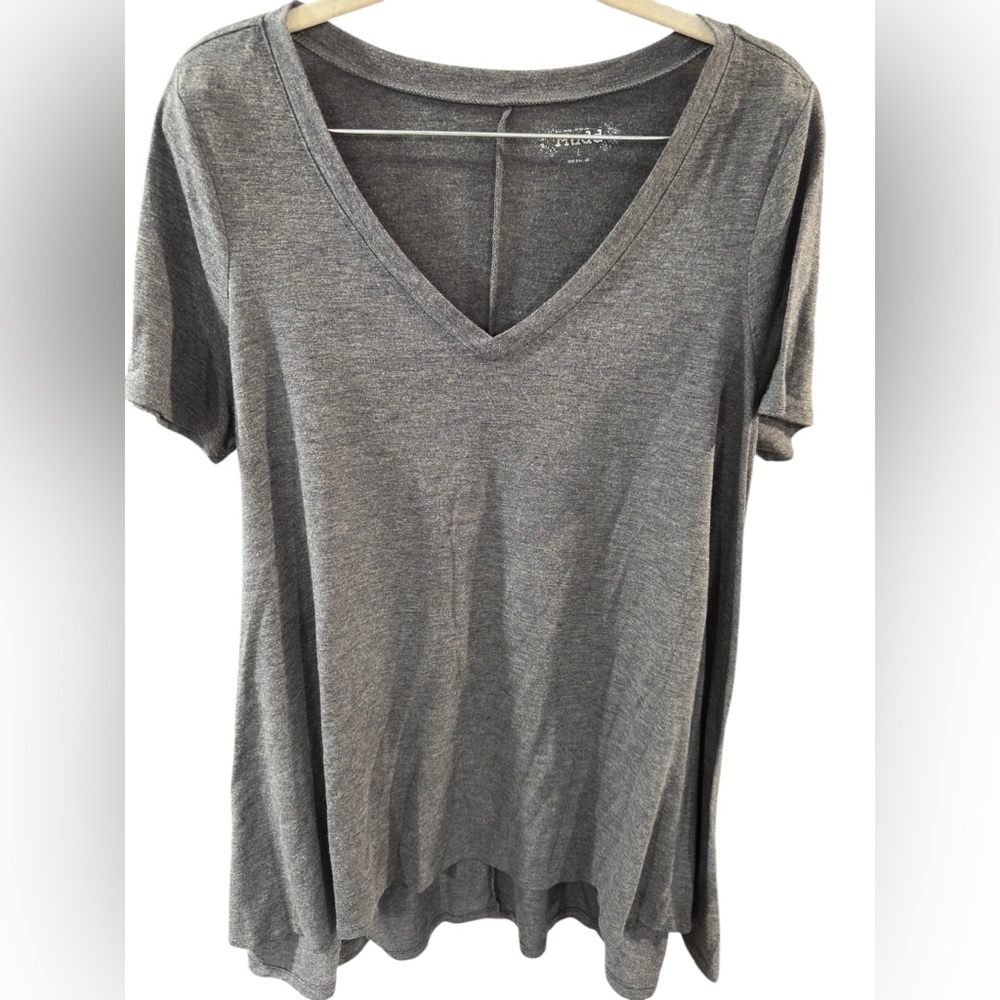✨ 5/$30 ✨ Mudd Charcoal V-Neck Short Sleeve Tee